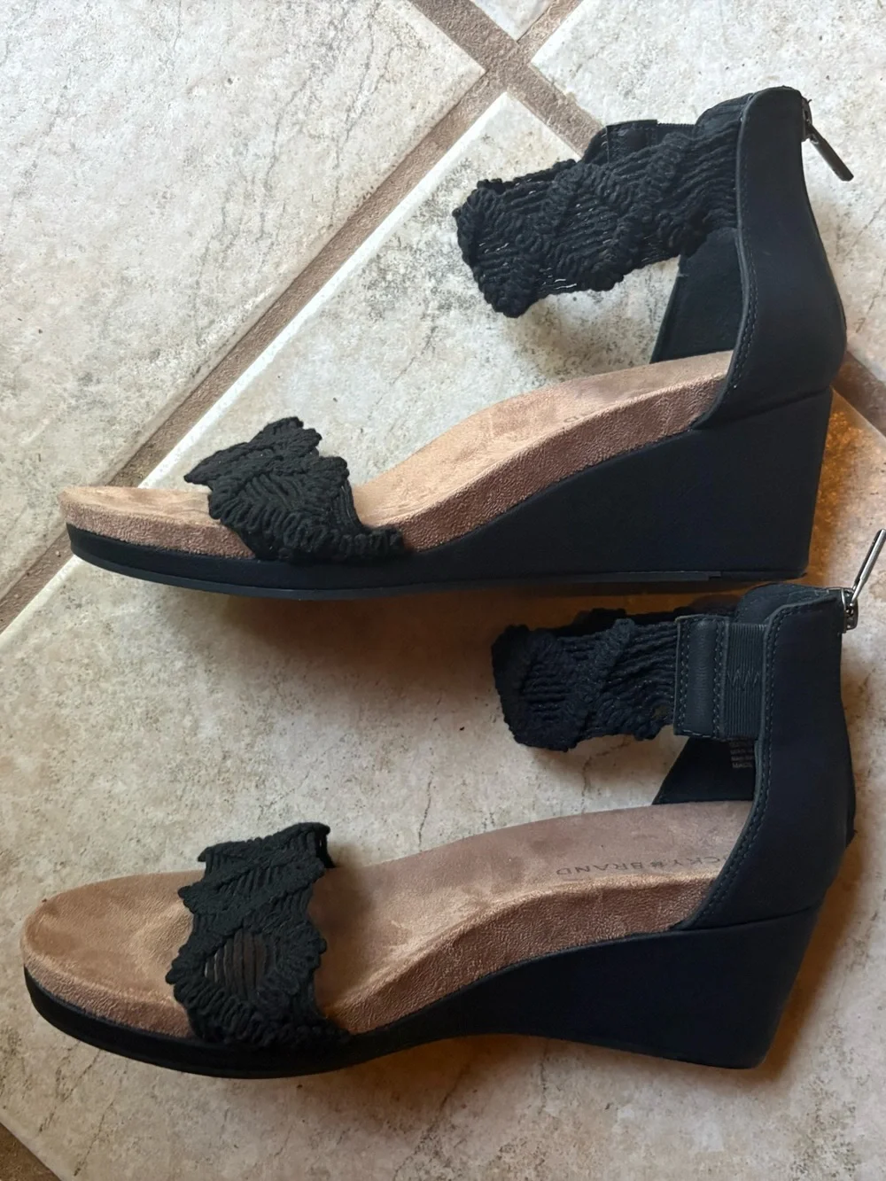 Lucky Brand Crocheted Black Wedge Strappy Wedges Sz 8